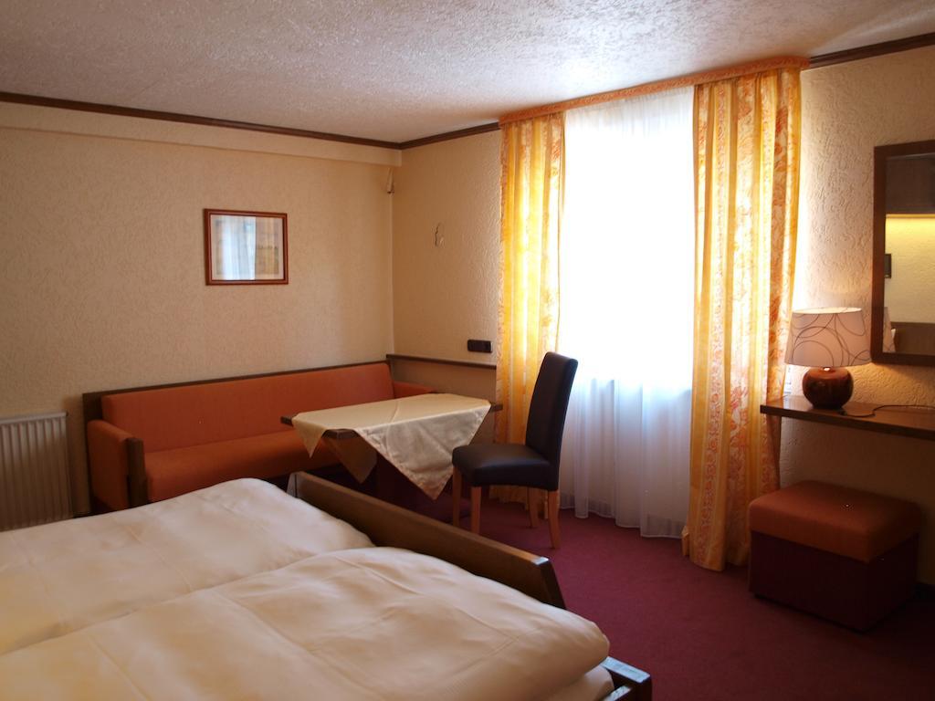 Hotel Gasthof Schuster Und Gaestehaus Rüdesheim am Rhein Δωμάτιο φωτογραφία
